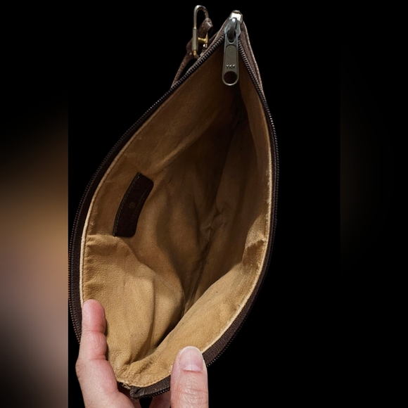 Gucci Crossbody Purse - Picture 6 of 11